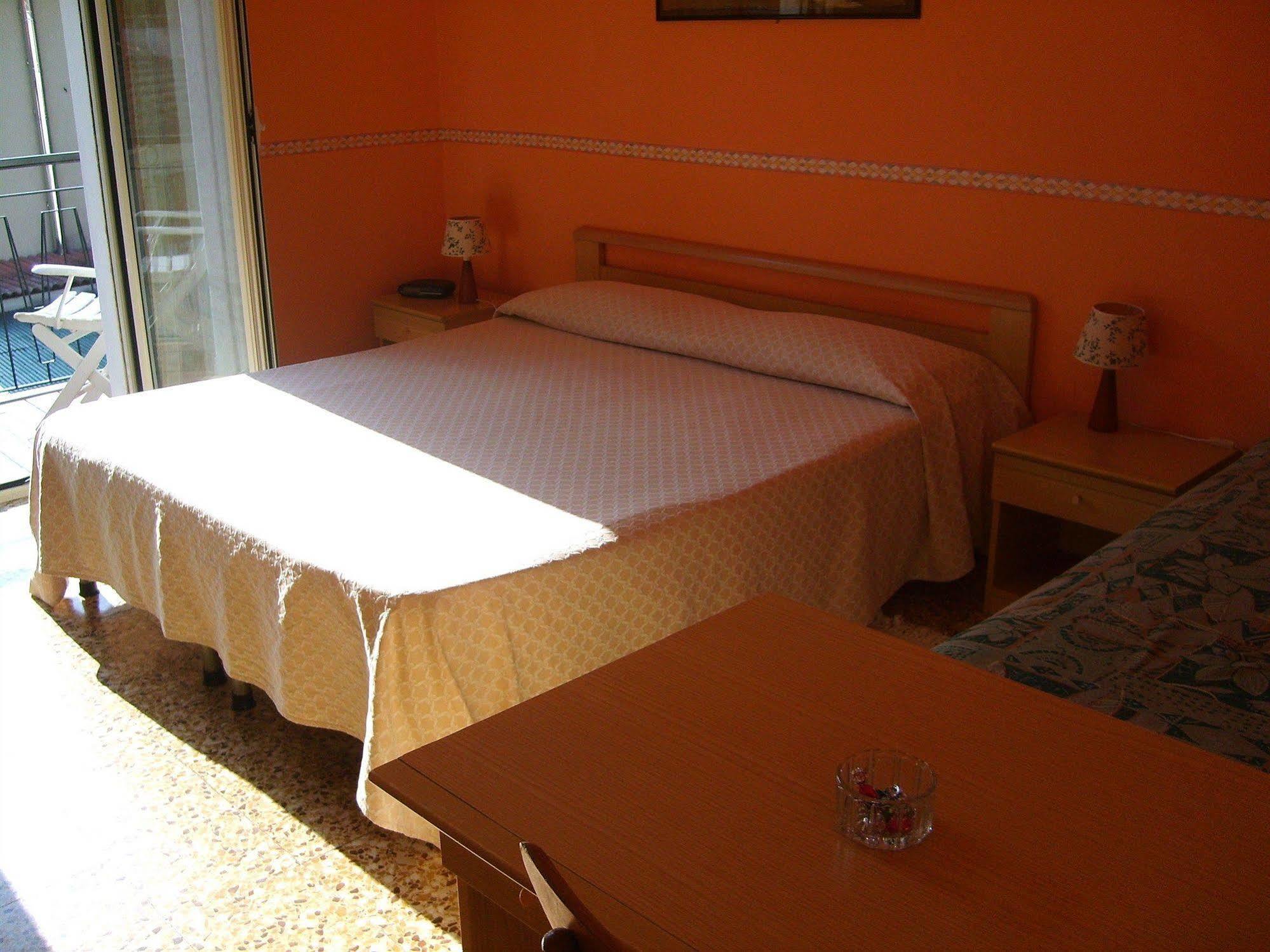 Lake Maggiore Hotel Elvezia מראה חיצוני תמונה